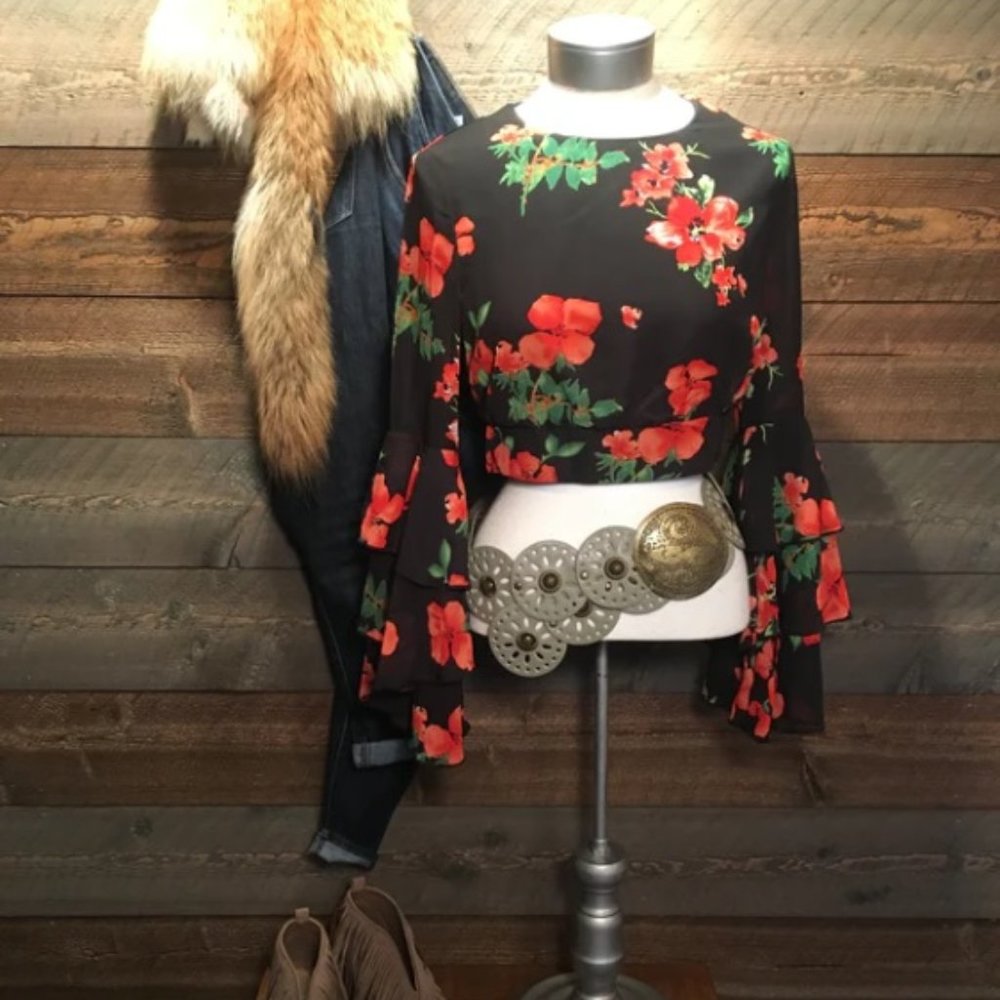 FLORAL FLOWY BELL SLEEVE CROP TOP
